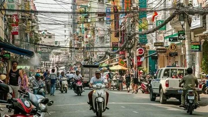 Kể Chuyện Lịch Sử: Từ Đam Mê Đến Triệu Lượt Xem Trên Hotspot Matrix